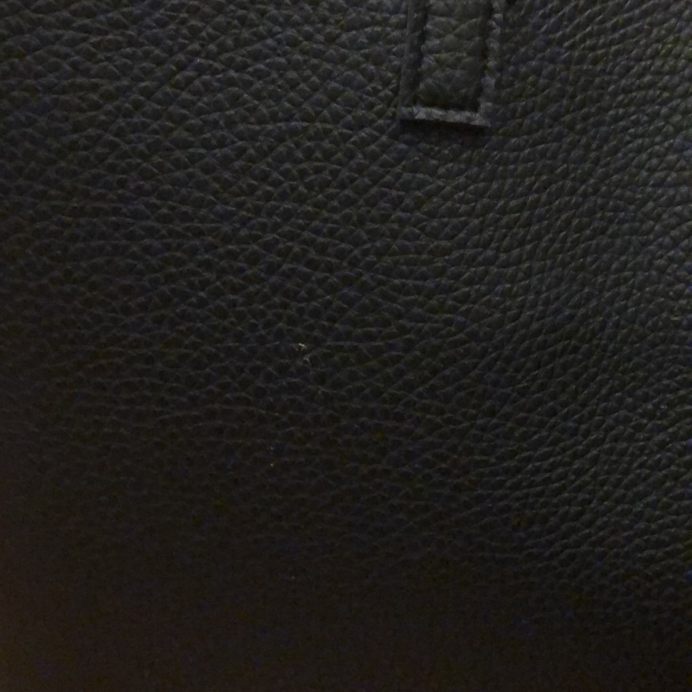 ✔️ Donated Vince Camuto Pebbled Vegan Leather Luck Tote Bag (discount) - Picture 6 of 16